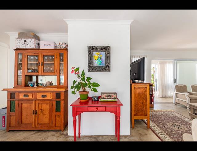 3 BEDROOM HOUSE FOR SALE IN WEST BEACH